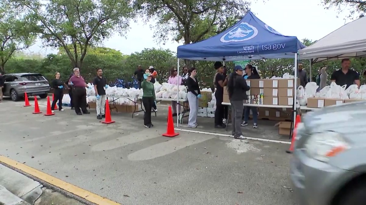 TSA officers receive donations during shutdown strain – NBC 5 Dallas-Fort Worth