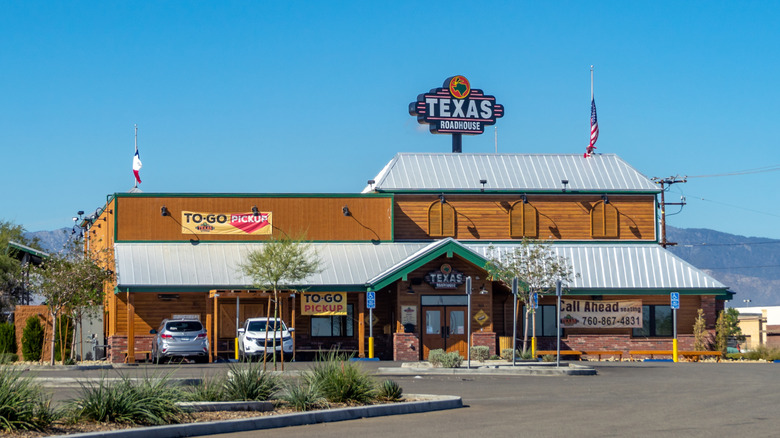 Texas Roadhouse restaurant exterior