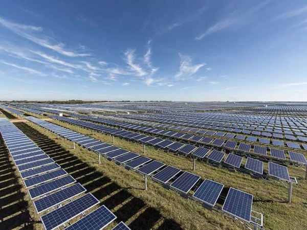 Texas Seizes the solar crown from California, and other key points from latest electricity data
