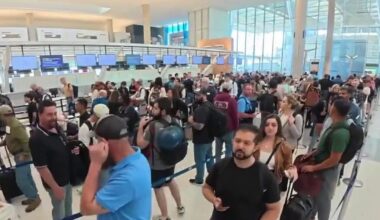Trump signs emergency order to pay TSA agents as IAH wait times top two hours Friday