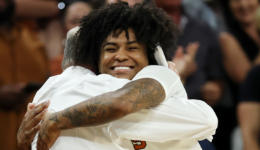 Texas and the transformed Rori Harmon lean on experience to cruise to second consecutive Final Four