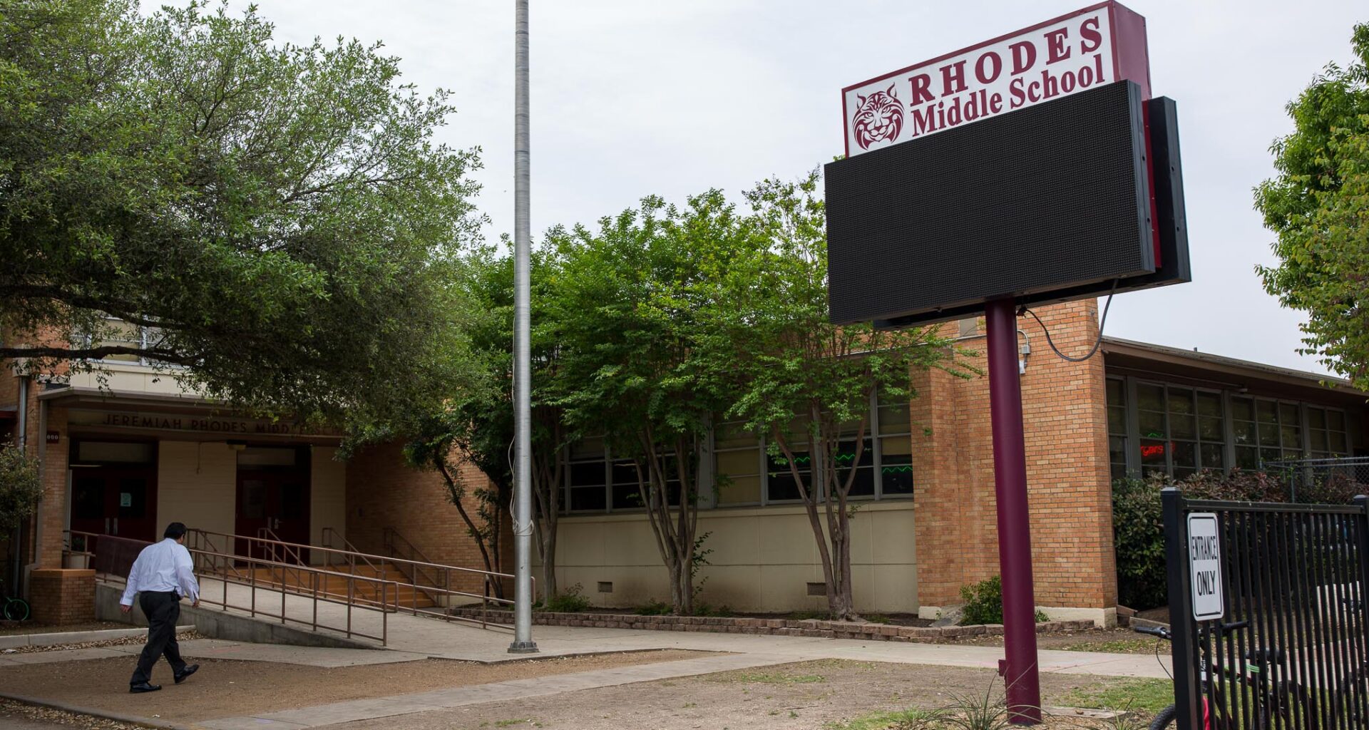 SAISD to close failing middle school and enter lucrative partnership