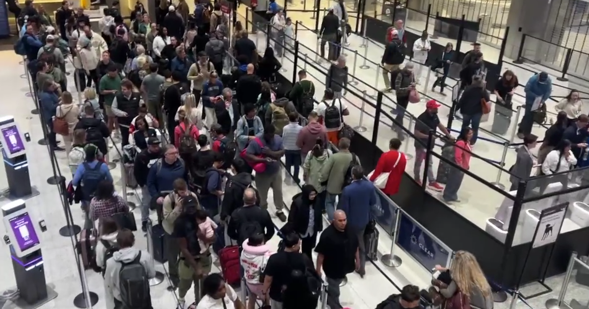 Houston Bush Airport TSA wait: Hours-long lines expected, check wait time