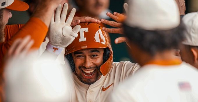 No. 3 Texas notches another run-rule victory with 13-3 win over USC Upstate