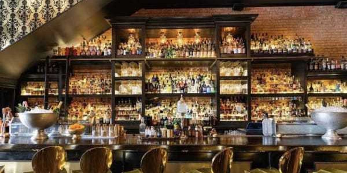 2 longtime side-by-side bars in downtown Dallas to close