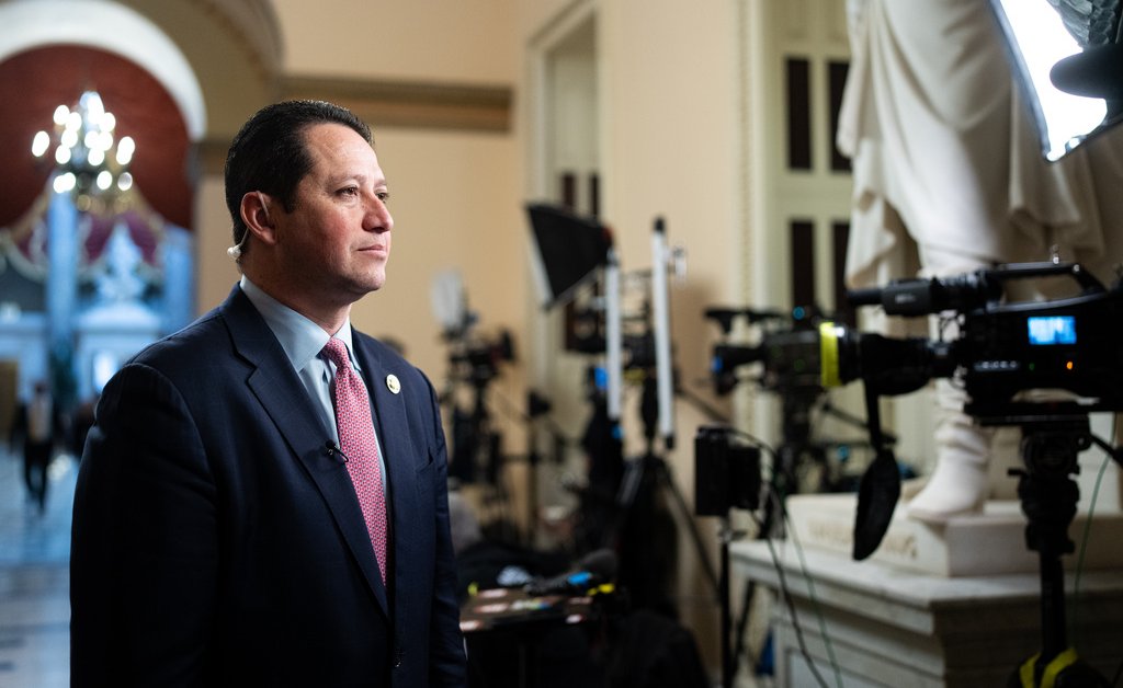 Rep. Gonzales Admits Affair, Drops Reelection Bid