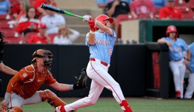 No. 2 Texas blows huge lead in 9-7 loss at Houston