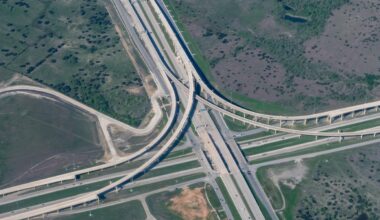 Texas Toll Road Will Be Test Ground for Autonomous Big Rigs