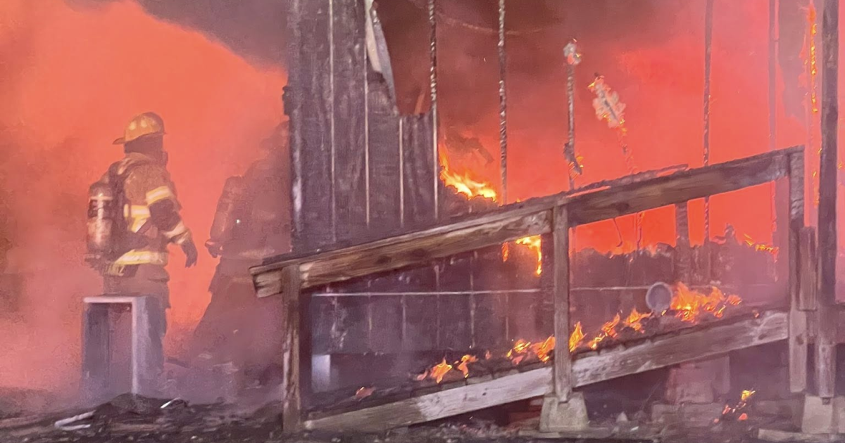 Commercial structure fire injures Annaville firefighter