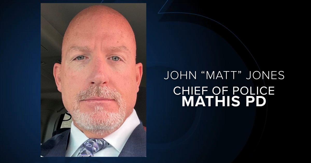 Mathis welcomes new police chief