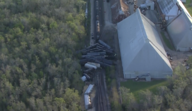 Train derailment in Rosenberg, Texas, blocks crossings