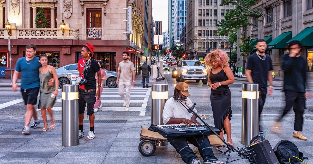Walking and talking: What a local photographer discovered when he crossed Dallas on foot