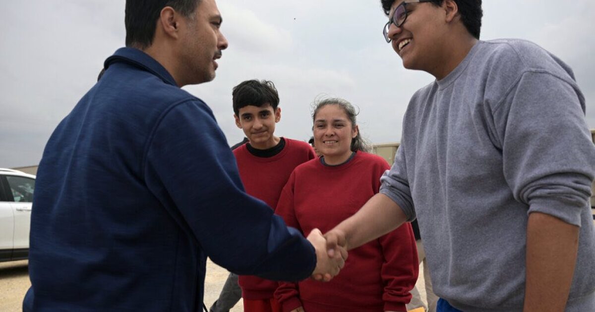 3 South Texas brothers, champion mariachi students, released after public pressure over ICE detention
