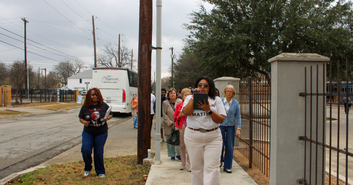 San Antonio bus tour revisits 'Green Book' sites where Black travelers found refuge during Jim Crow