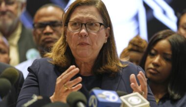 Dallas congresswoman renews push for polling place notifications after Election Day confusion