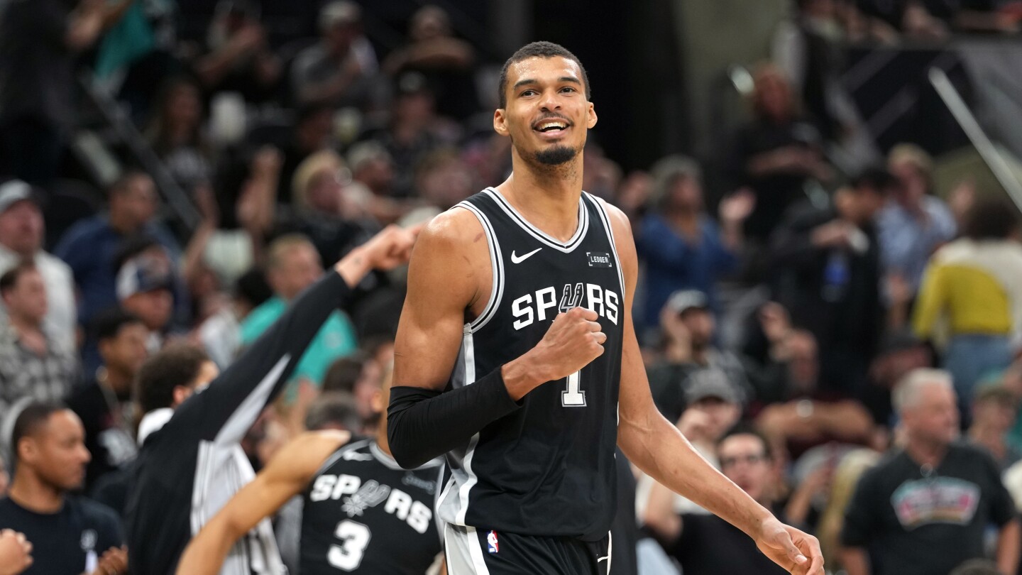 How to watch Houston Rockets vs. San Antonio Spurs: TV/live stream info for Sunday Night Basketball