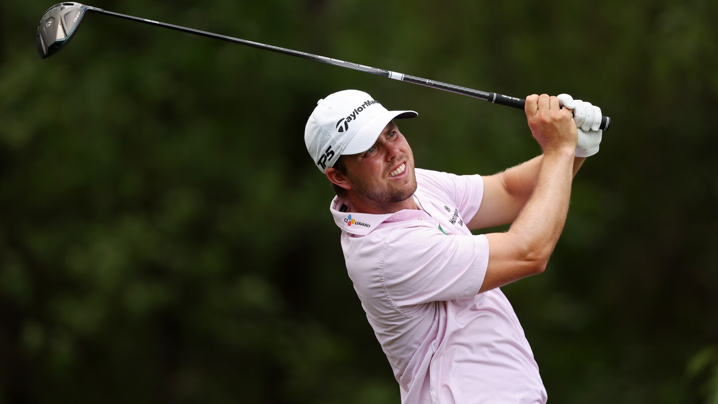 Eyeing Masters berth, Pierceson Coody (back) withdraws from Houston Open