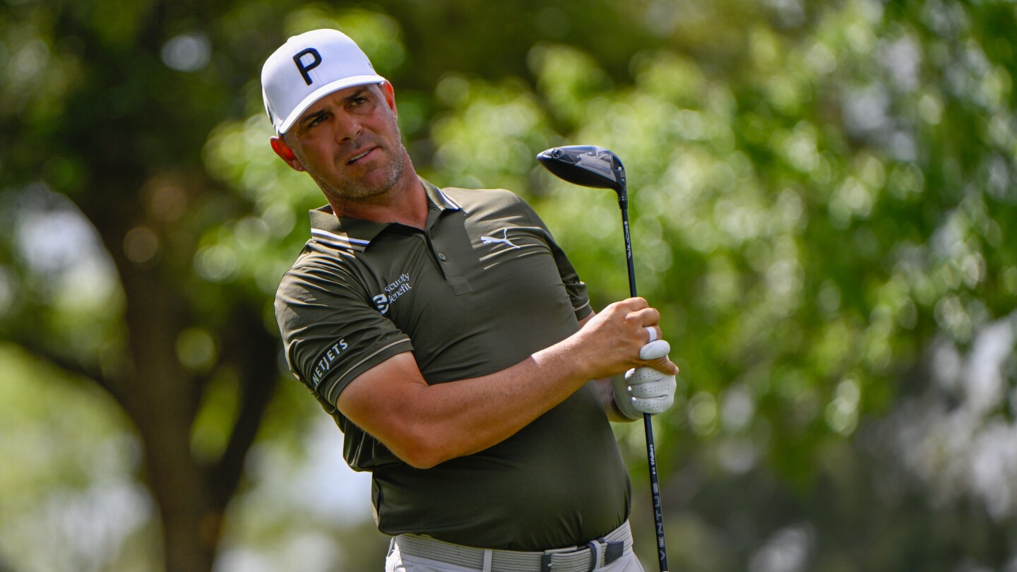 Gary Woodland surges to 3-shot lead in Houston, shortly after revealing PTSD diagnosis