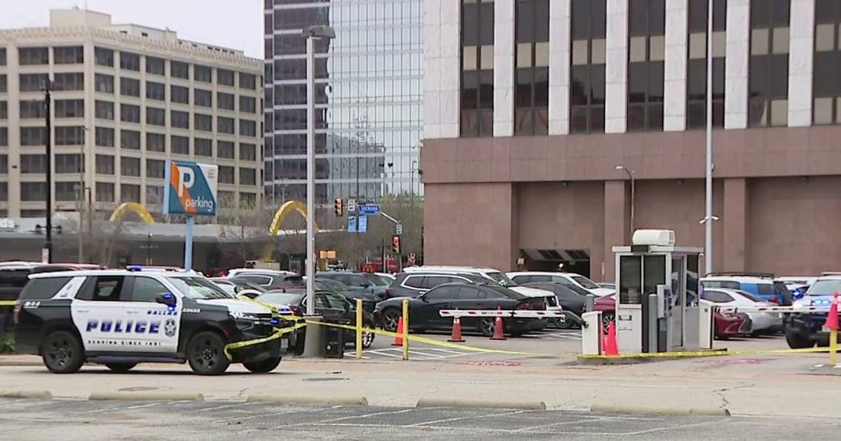 Bomb threat prompts evacuation of federal building in downtown Dallas