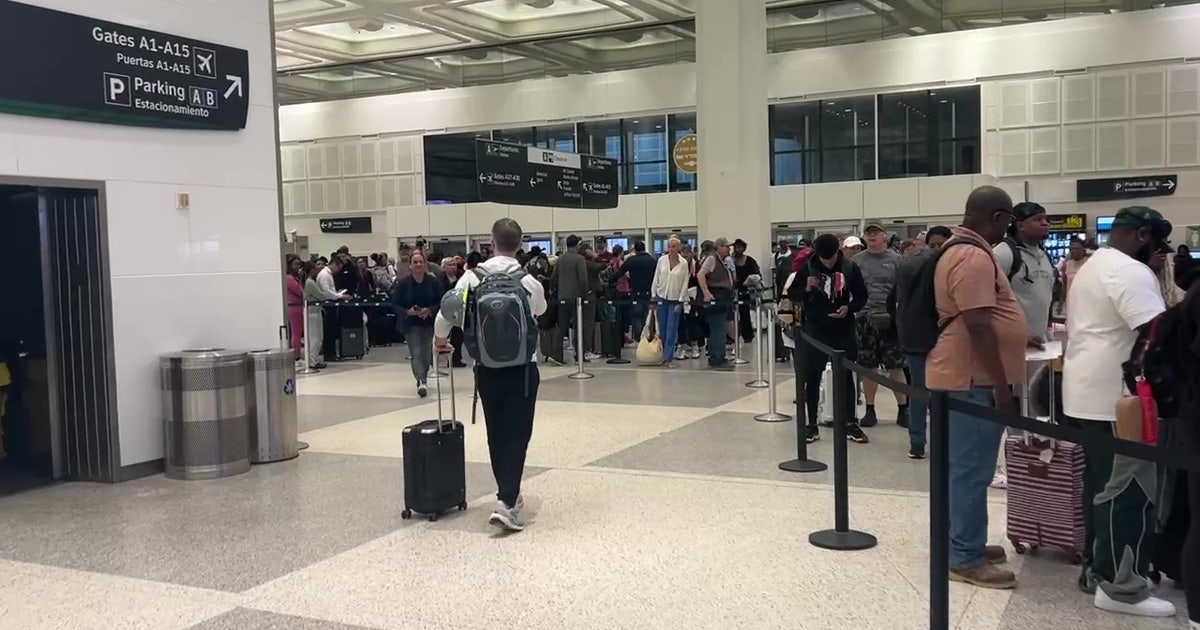 Check TSA wait times at Houston airports today