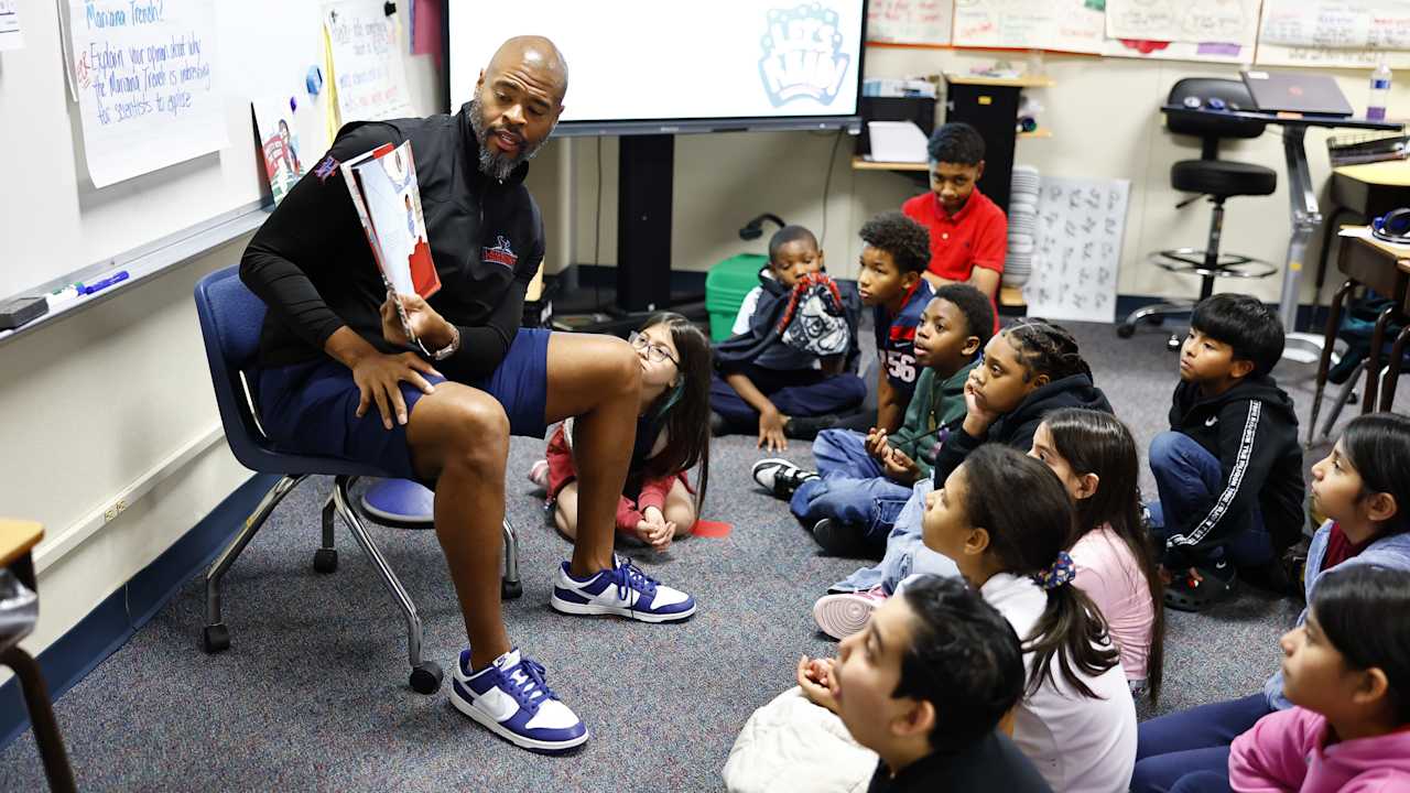 Houston Texans support literacy across the city during 6th Annual Houston Reads Day