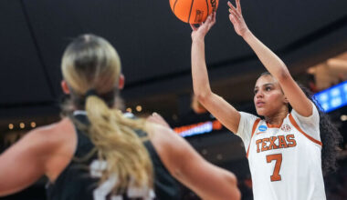Lee's 19 points pace No. 1 Texas in rout of Missouri State