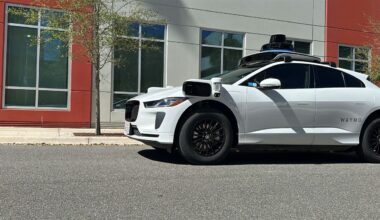 Waymo vehicle debuts on the streets of Orlando. (Spectrum News/Jerry Hume)