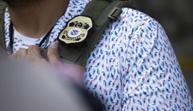 Abbott threatens Austin over ICE policy