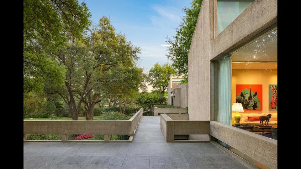 The courtyard outside the Tandy Home in Westover Hills.