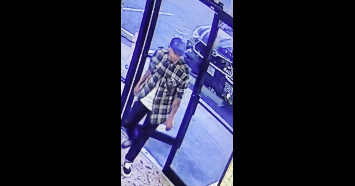 VIDEO: Man caught stealing jewelry from North Austin small business twice