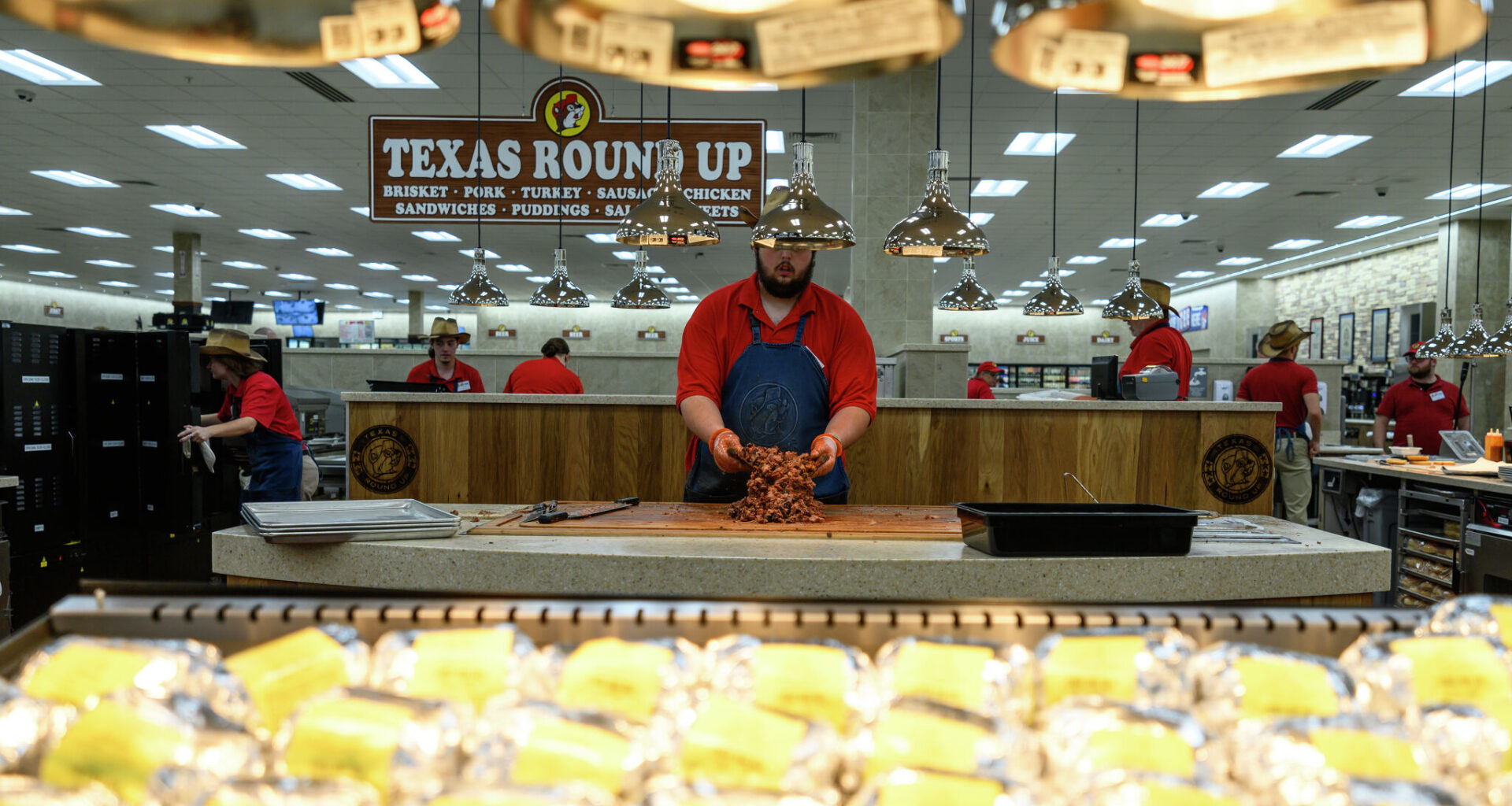 Fitness influencer goes Texan with Buc-ee's, H-E-B, BBQ