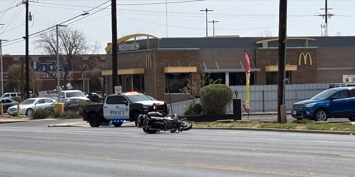 1 in custody after police chase ends in crash near 4th & Bangor