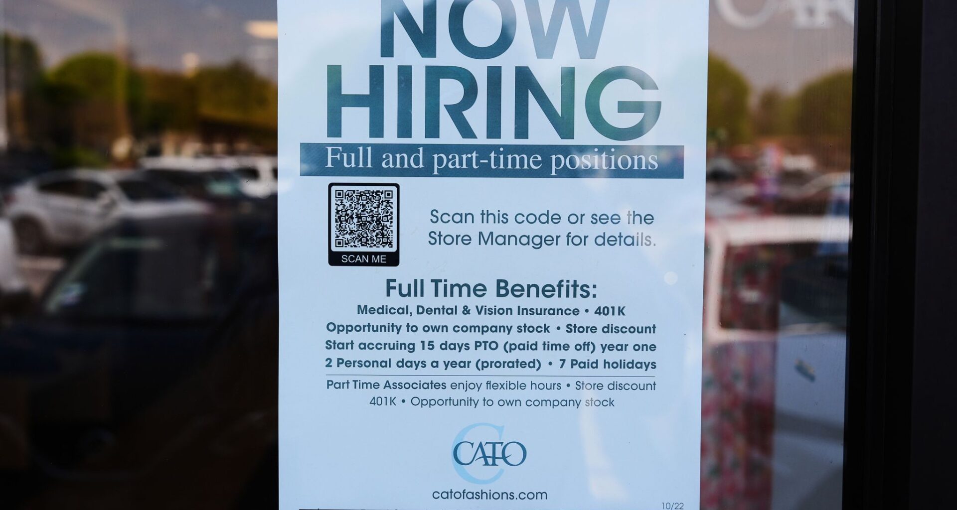 US jobless aid filings fall to 202,000 as layoffs remain low despite uncertainty of Iran war