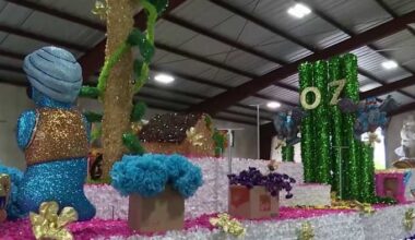 San Antonio high school students get first look at Battle of Flowers Parade floats