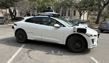 Waymo seen driving wrong way in Alamo Heights school zone