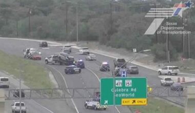 Crash closes off exit ramp on 1604 in San Antonio