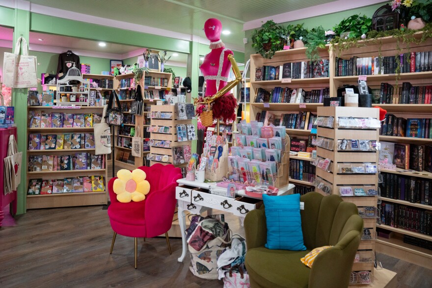 Interio image of a bookstore