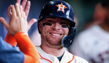 Houston Astros catcher brings UV lamps back clubhouse