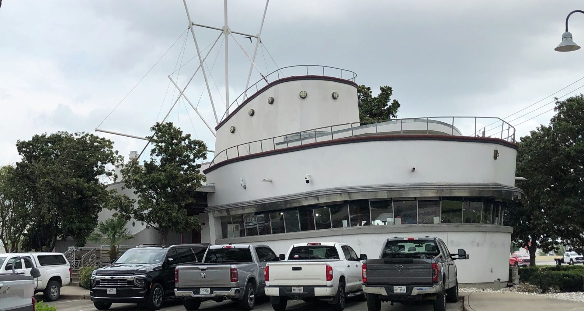 Inside Texas' unique seafood restaurant in a boat