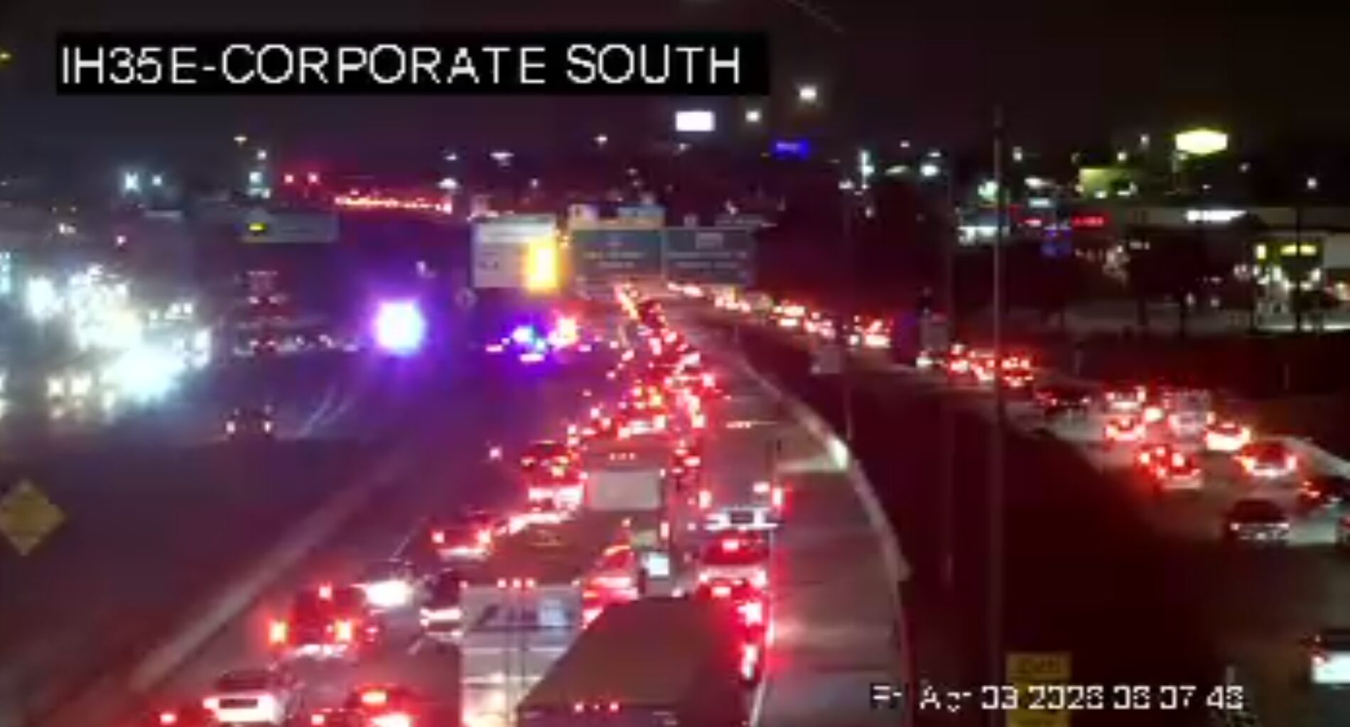 Collision closes all main southbound lanes on I-35E in Lewisville