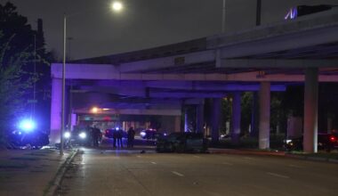 Houston crash leaves 1 dead, 5 injured at Pierce, Hutchins