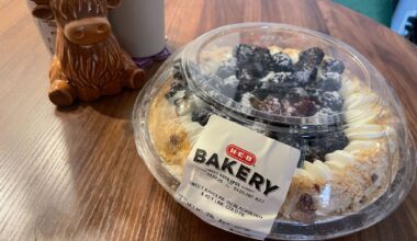 H-E-B's seasonal favorite, the Sweet Karoline blackberry and key lime pie, is turning heads during its limited-time availability this spring.