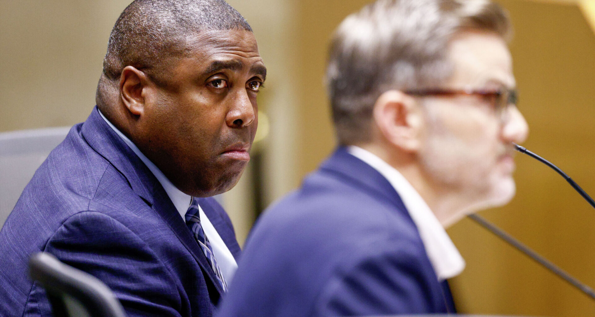 Dallas official overseeing City Hall repair research retiring
