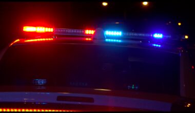 Dallas police officer hospitalized after crash on Interstate 30