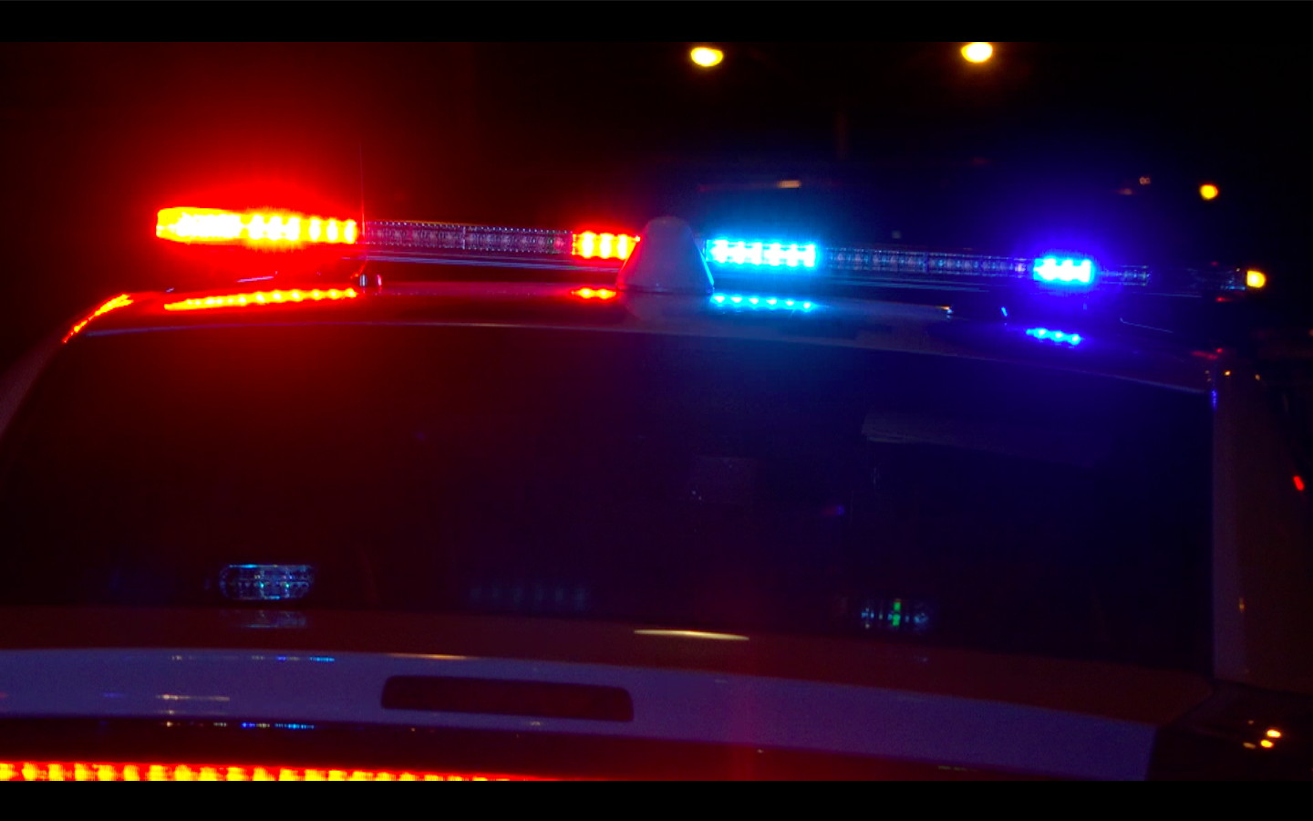 Dallas police officer hospitalized after crash on Interstate 30