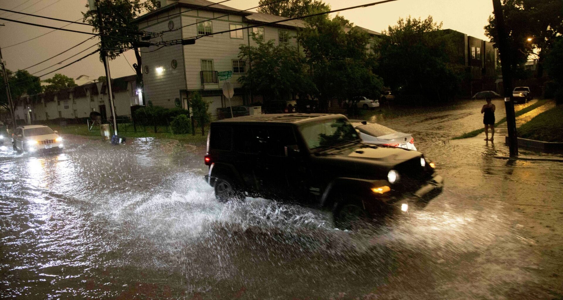 Isolated flooding possible with downpour headed to Dallas