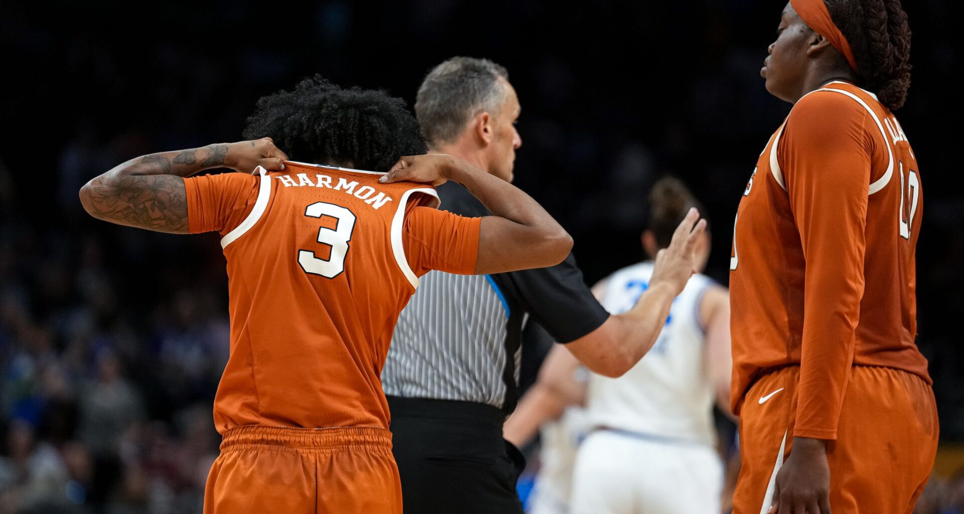 Rori Harmon walks off court as a Texas Longhorns PG for the last time