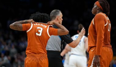 Rori Harmon walks off court as a Texas Longhorns PG for the last time