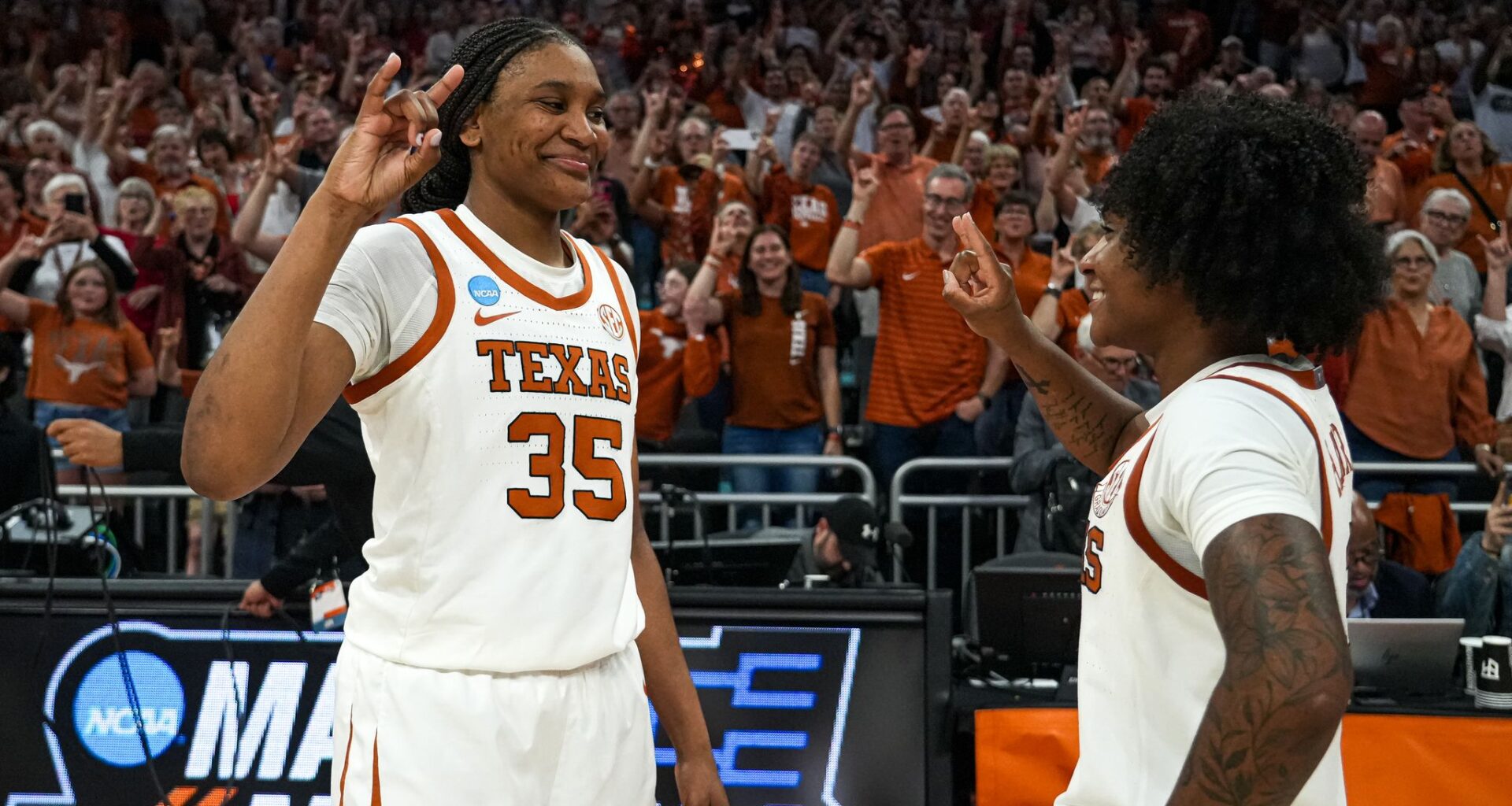 Meet Texas basketball All-American Madison Booker