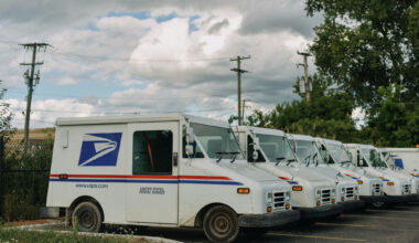 Will USPS stop delivering mail in 2027 amid financial crisis?